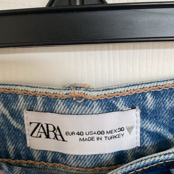 Zara High Waisted Straight Leg Jeans (US 8) - Picture 4 of 4